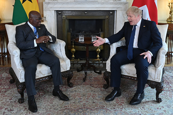 LONDON, ENGLAND - APRIL 05: UK prime minister Boris Johnson (R) meets with Ghanaian President Nana Akufo-Addo at 10 Downing Street, on April 5, 2022 in London, England. (Photo by Justin Tallis - WPA Pool/Getty Images)