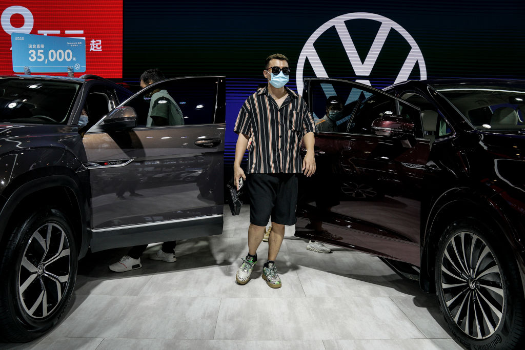 Volkswagen forecasts China sales in 2022 to be on par with last year’s levels as the impact of the pandemic and of semiconductor shortages lingers on.  (Photo by Getty Images)