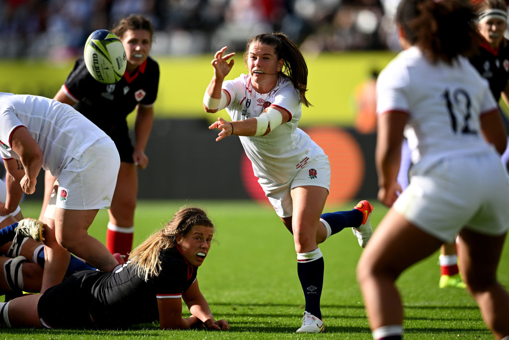 AUCKLAND, NEW ZEALAND - NOVEMBER 05: Leanna Infante of England passes the ball during Rugby World Cup 2021 Semifinal match between Canada and England at Eden Park on November 05, 2022, in Auckland, New Zealand. (Photo by Joe Allison/Getty Images)