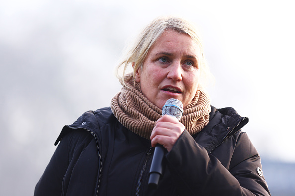 Chelsea manager Emma Hayes criticised the FA and called for undersoil heating after thee Women's Super League game was abandoned