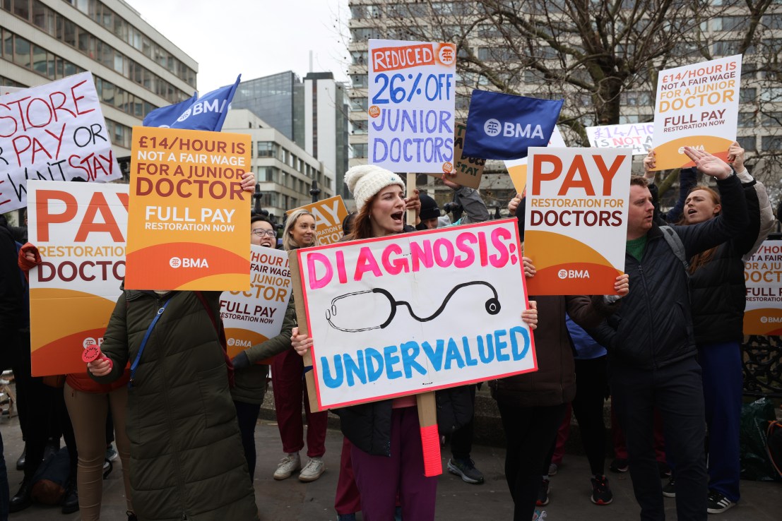 Junior doctors and supporters striking at St Thomas' Hospital. (Photo by Dan Kitwood/Getty Images)