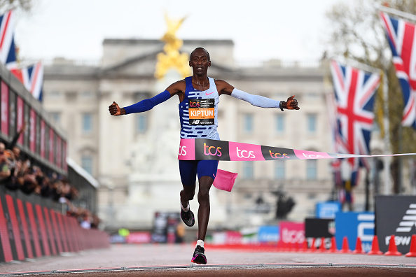 LONDON, ENGLAND - APRIL 23: Kelvin Kiptum of Kenya crosses the finish line to win the Elite Men's Marathon during the 2023 TCS London Marathon on April 23, 2023 in London, England. (Photo by Alex Davidson/Getty Images)