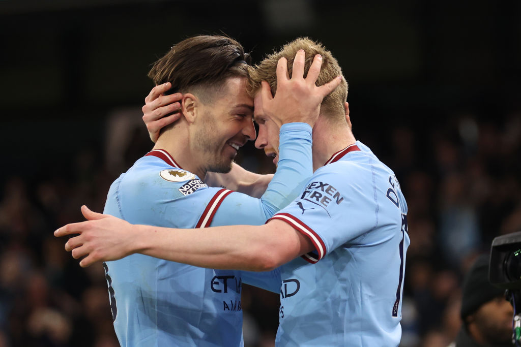 Kevin De Bruyne netted a brace as Manchester City beat Arsenal 4-1 last night in the Premier League to close the gap to their title rivals to just two points.