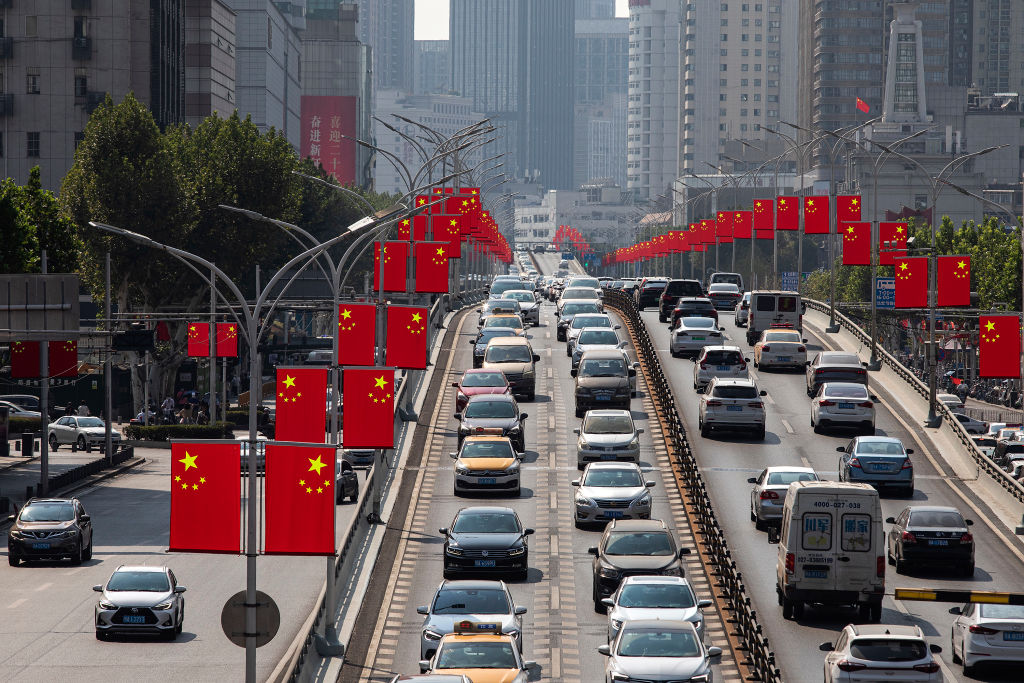 China keeps loan rates steady despite sluggish economy; economists expect reserve ratio cut