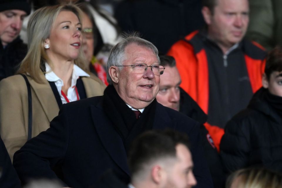 Sir Alex Ferguson visited Sale Sharks to rally them for their Premiership clash with Saracens