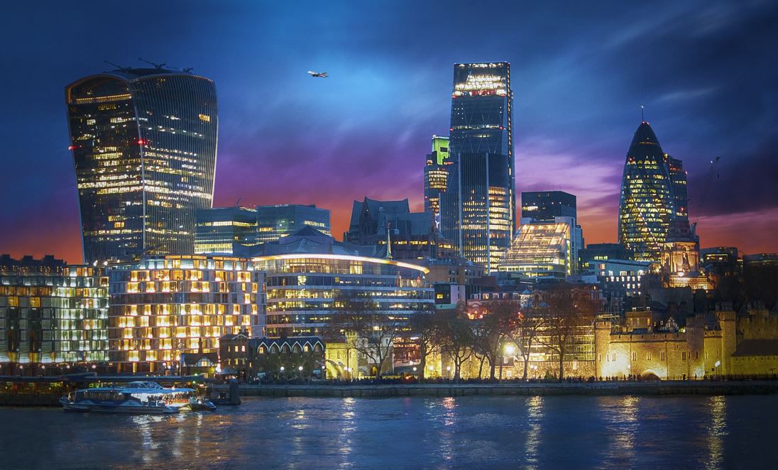 The idea of the 'squeezed middle' has long been a business cliche, but it seems to be coming true for UK asset managers.