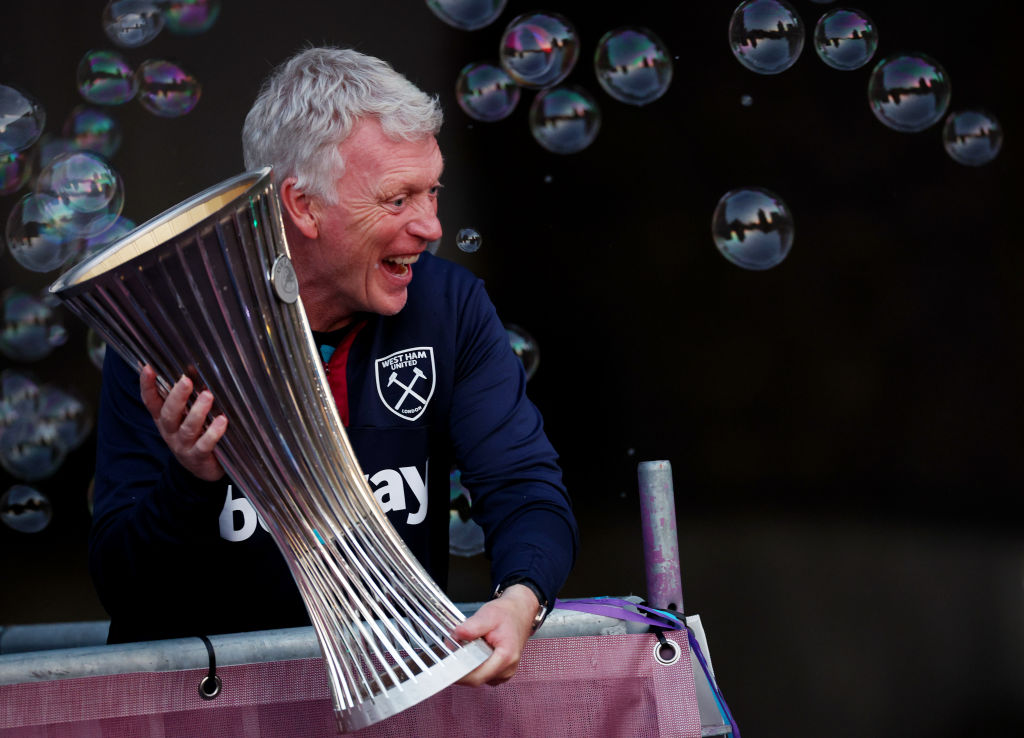 LONDON, ENGLAND - JUNE 08: David Moyes, Manager of West Ham United, celebrates with the Europa Conference League trophy during the West Ham United trophy parade on June 08, 2023 in London, England. West Ham defeated ACF Fiorentina in the Europa Conference League Final on June 7th. (Photo by Eddie Keogh/Getty Images)