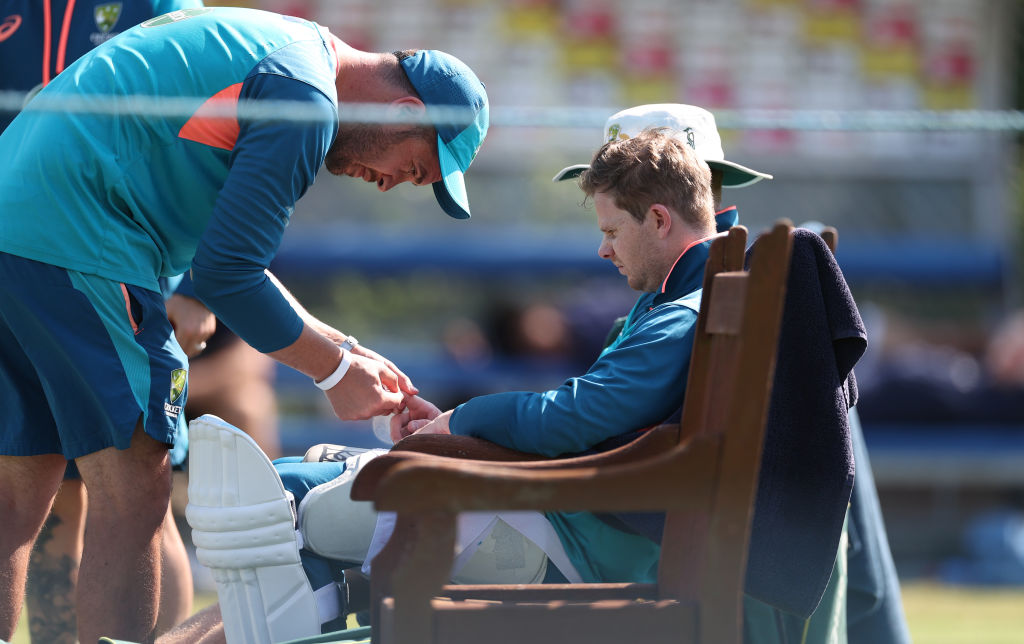Australia's talismanic batter Steve Smith appears to have hurt his finger ahead of Friday's Ashes opener against England.