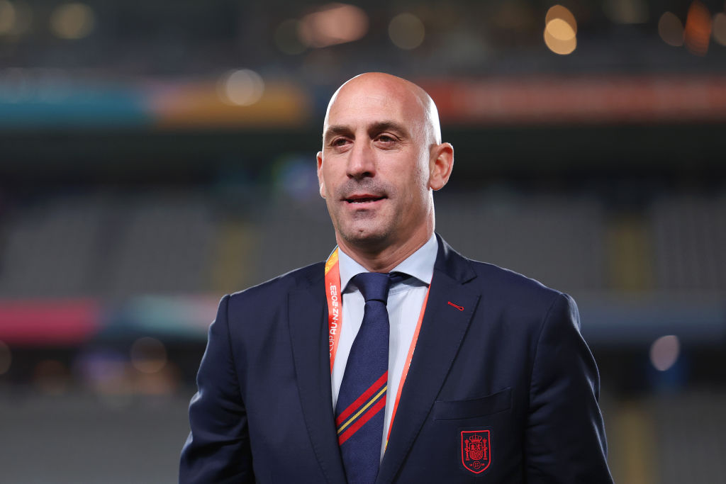 Luis Rubiales: Spanish football chief sorry for Jenni Hermoso kiss