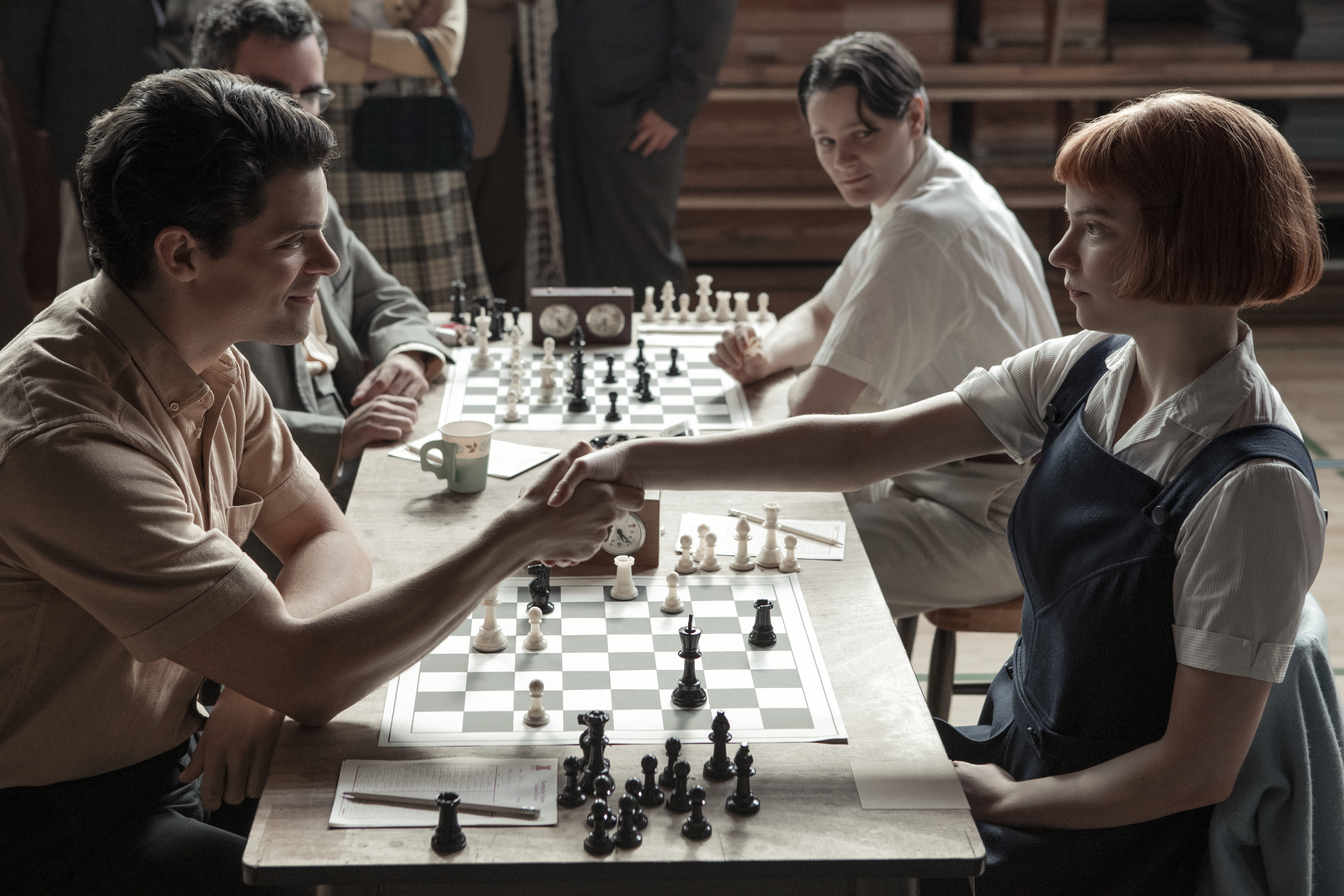 Chess is a game. Ход королевы Нетфликс. Джейкоб Форчун-Ллойд ход королевы.