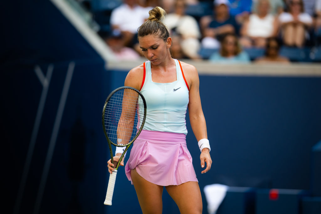 NEW YORK, NEW YORK - AUGUST 29: Simona Halep of Romania reacts frustrated while playing against Daria Snigur of Ukraine in her first round match on Day 1 of the US Open Tennis Championships at USTA Billie Jean King National Tennis Center on August 29, 2022 in New York City (Photo by Robert Prange/Getty Images)