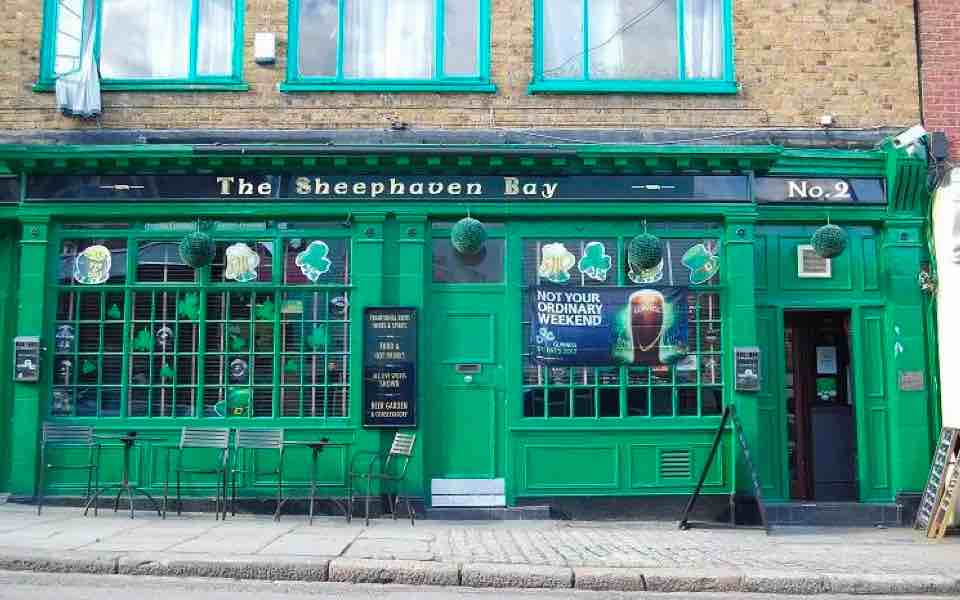 A lifeline has been thrown to the UK's struggling pub sector as Chancellor Jeremy Hunt freezes alcohol duty and extends business rates relief. 