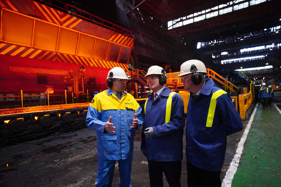 Keir Starmer, centre, during a visit to Tata Steel's Port Talbot steelworks. Photo: PA