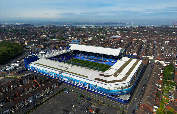 Premier League club Everton and their proposed owners 777 Partners could be sued for £300m by Leeds United, Leicester City and Burnley should they be found guilty of breaching spending rules.