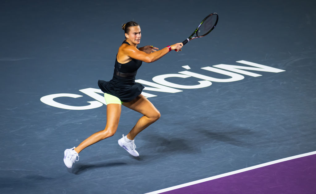CANCUN, MEXICO - OCTOBER 29: Aryna Sabalenka in action against Maria Sakkari of Greece during the first round robin match on Day 1 of the GNP Seguros WTA Finals Cancun 2023 part of the Hologic WTA Tour on October 29, 2023 in Cancun, Mexico (Photo by Robert Prange/Getty Images)