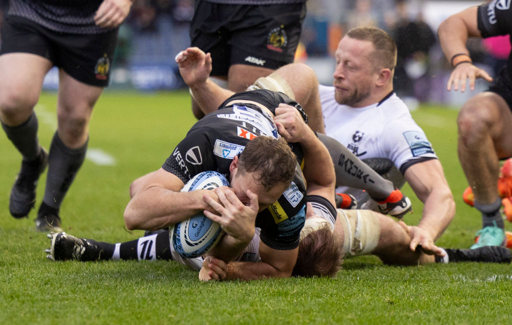 Exeter Chiefs went top of English rugby’s Premiership table yesterday with a bonus point win over Bristol Bears at Sandy Park.