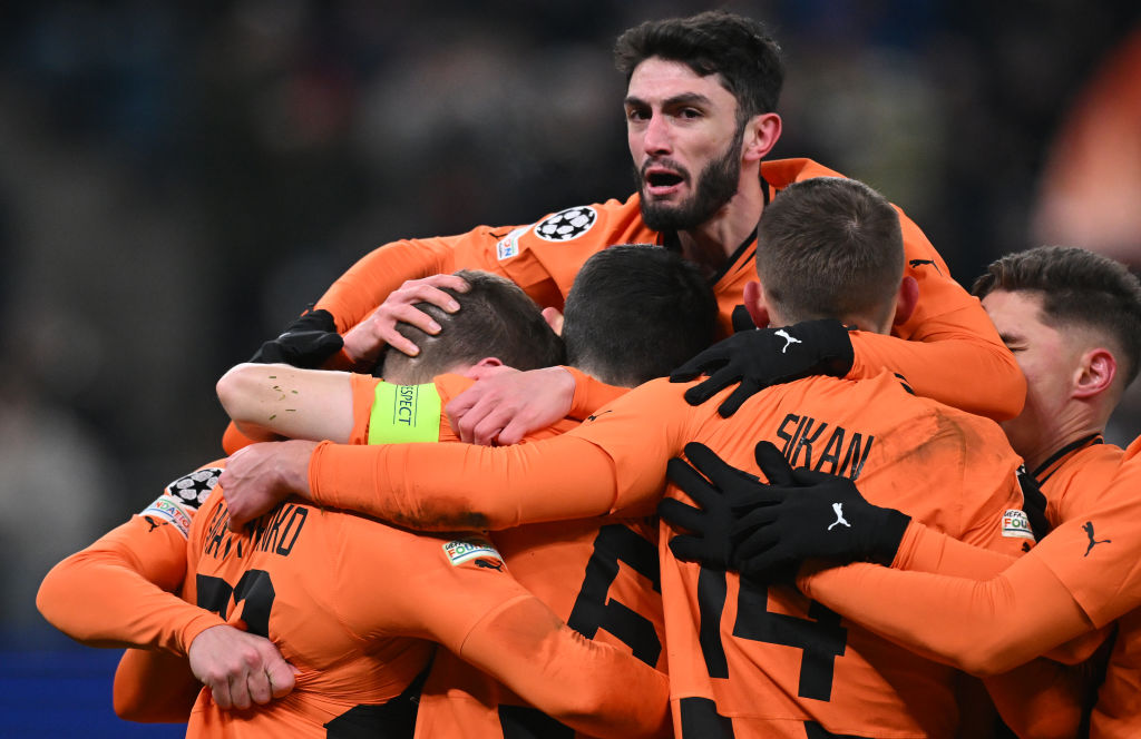 HAMBURG, GERMANY - NOVEMBER 28: Mykola Matviyenko of Shakhtar celebrates scoring his team's goal with team mates during the UEFA Champions League match between Shakhtar Donetsk and Royal Antwerp at Volksparkstadion on November 28, 2023 in Hamburg, Germany. (Photo by Stuart Franklin/Getty Images)