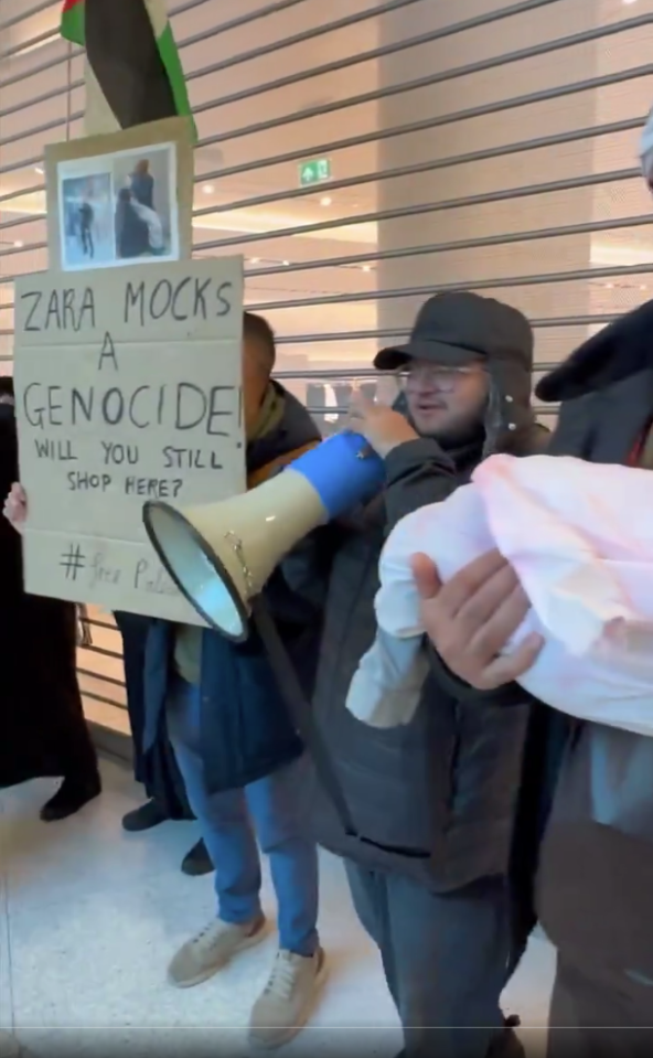 Protesters outside a Zara store in Leicester, accusing it of using imagery from the war. Via https://twitter.com/Majstar7/status/1736065967367590177 