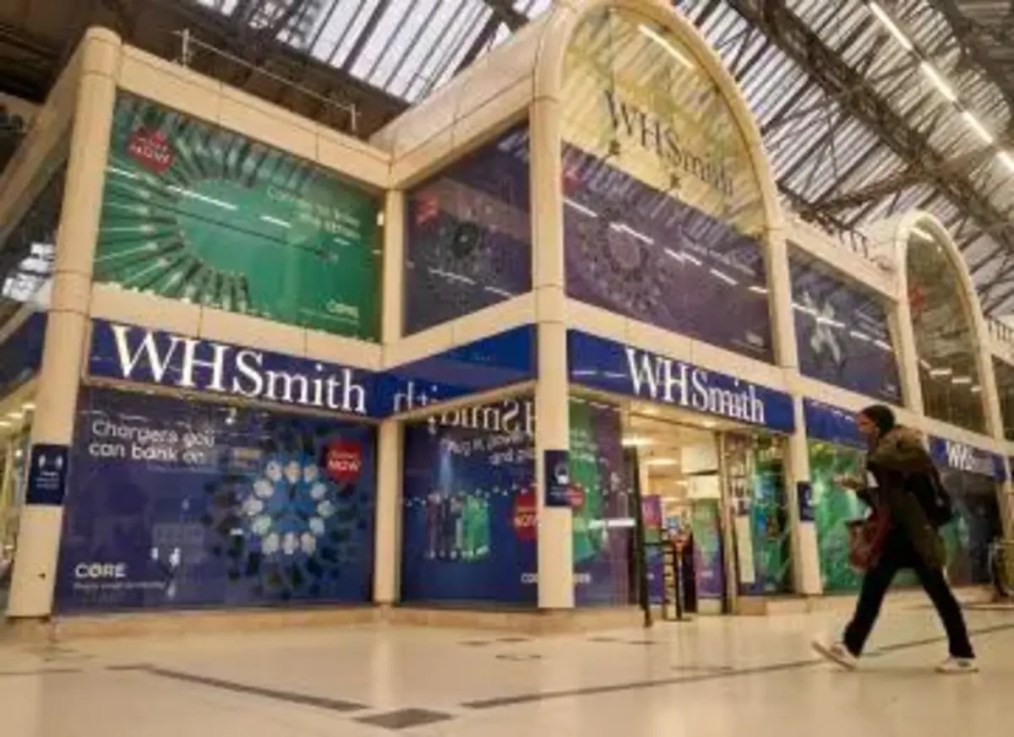 WH Smith at London Victoria rail station 