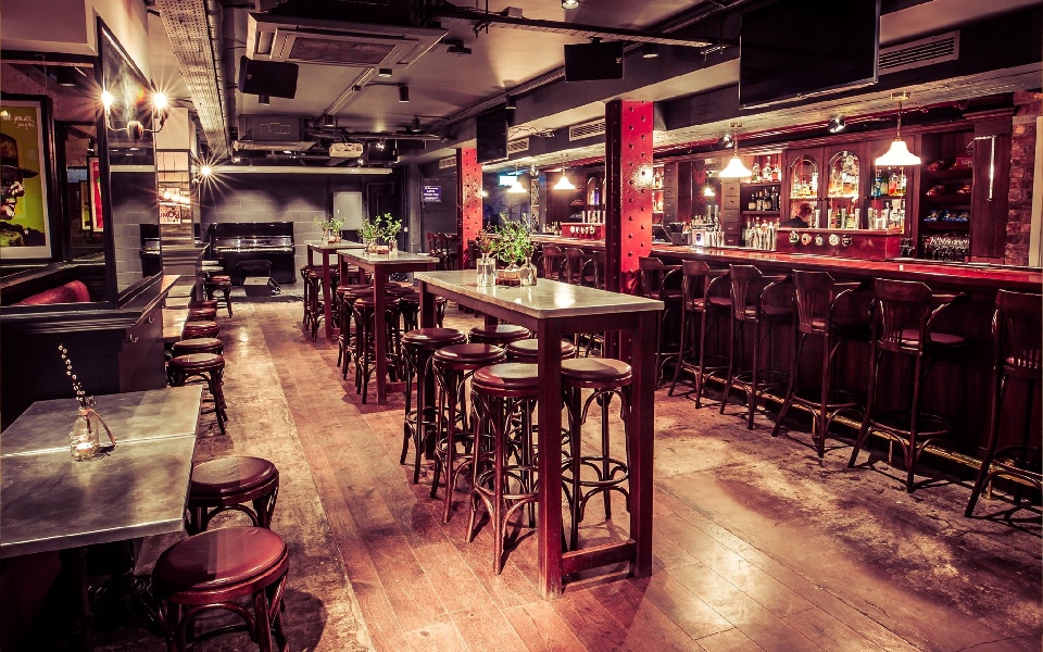 Watch the Six Nations at Gibney's