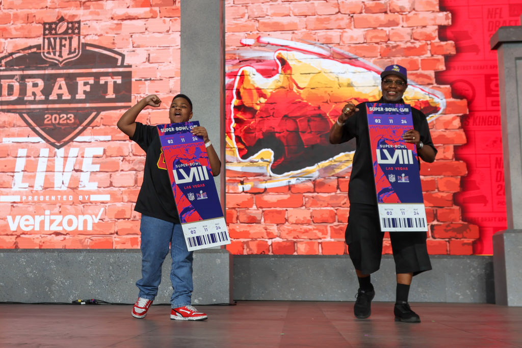 KANSAS CITY, MO - APRIL 29: Two fans are presented with Super Bowl tickets during the third day of the NFL Draft on April 29, 2023 at Union Station in Kansas City, MO. (Photo by Scott Winters/Icon Sportswire via Getty Images)