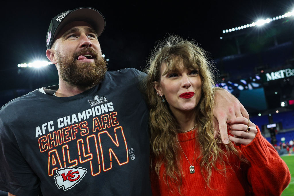 Swift celebrated with Chiefs tight end Kelce after they reached the NFL's Super Bowl last month