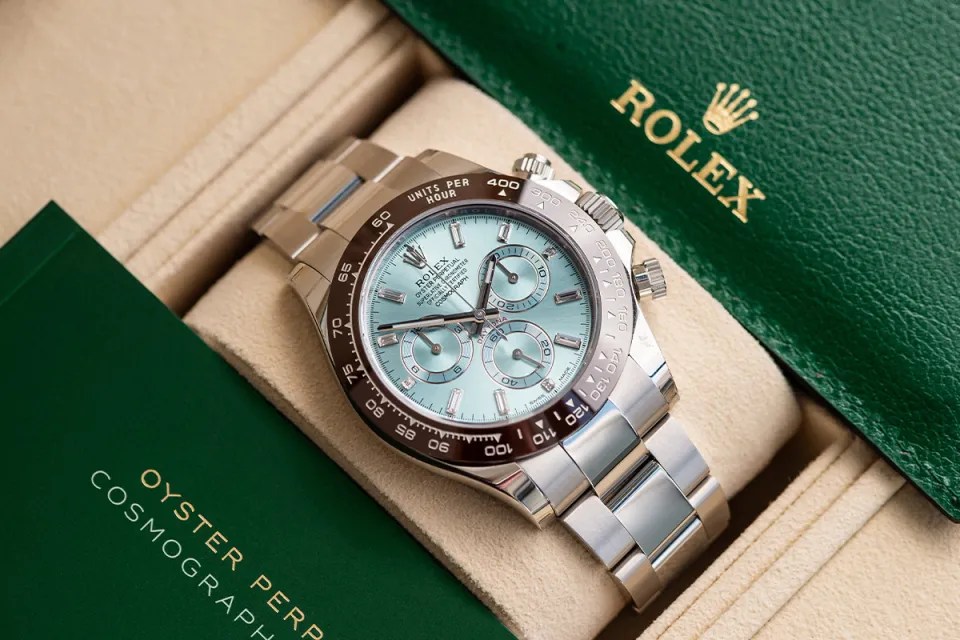 Monthly exports of pricey Swiss watches such as Rolex and TAG Heuer have fallen for the second time in three years, led mainly by lower deliveries to Greater China and Hong Kong. 