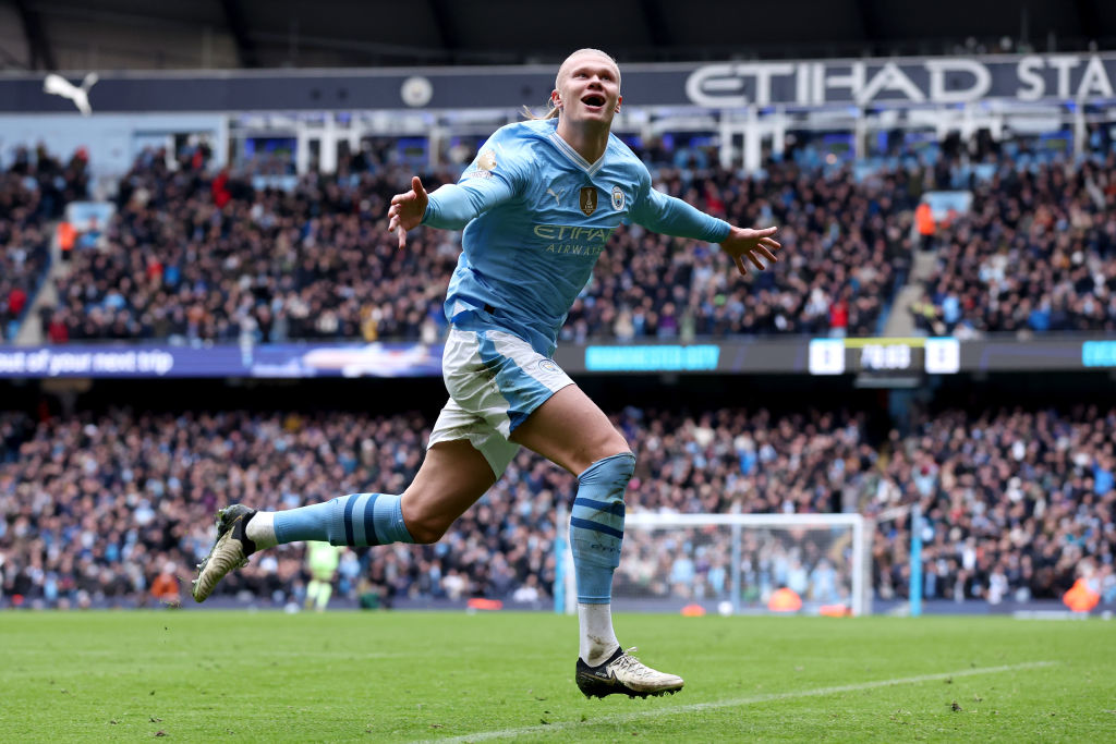 MANCHESTER, ENGLAND - FEBRUARY 10: Erling Haaland of Manchester City celebrates scoring his team's first goal during the Premier League match between Manchester City and Everton FC at Etihad Stadium on February 10, 2024 in Manchester, England. (Photo by Alex Livesey/Getty Images)