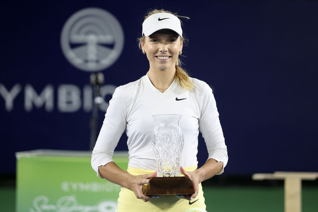 SAN DIEGO, CALIFORNIA - MARCH 03: Katie Boulter of Great Britain poses with tournament trophy after defeating Marta Kostyuk in the Cymbiotika San Diego Open 2024 Singles Final at Barnes Tennis Center on March 03, 2024 in San Diego, California. (Photo by Sean M. Haffey/Getty Images)