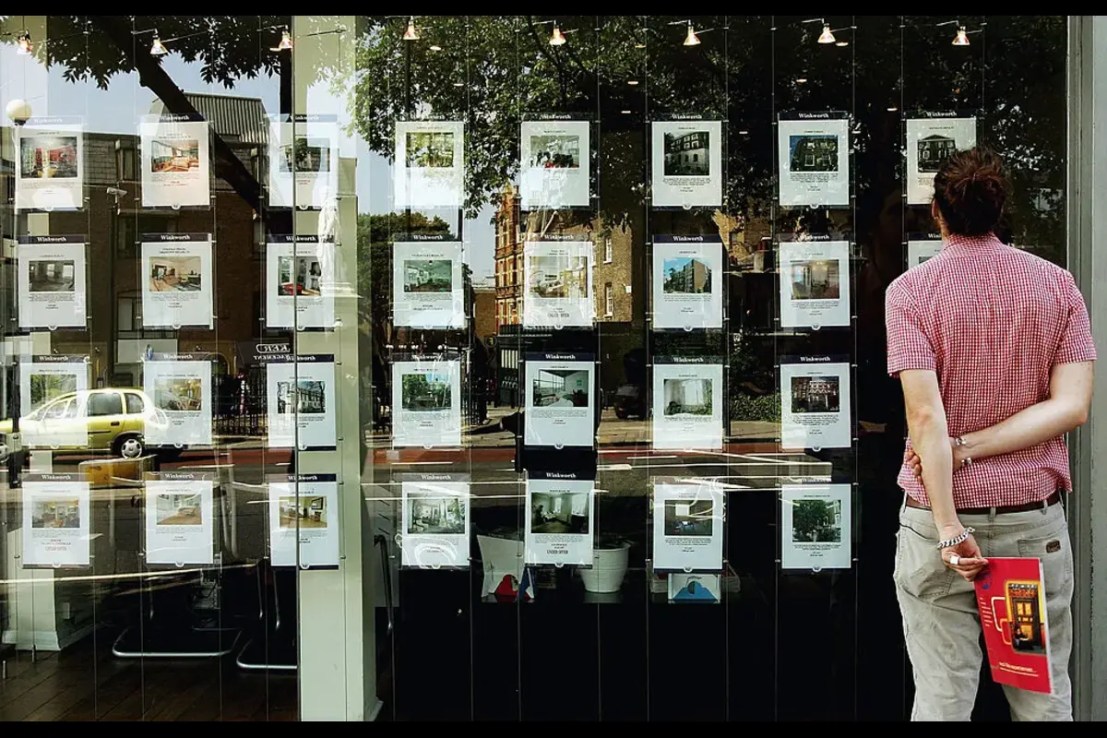 London home sellers are shaving £19,500 pounds off the asking price to achieve a sale, according to the latest report from Zoopla. 