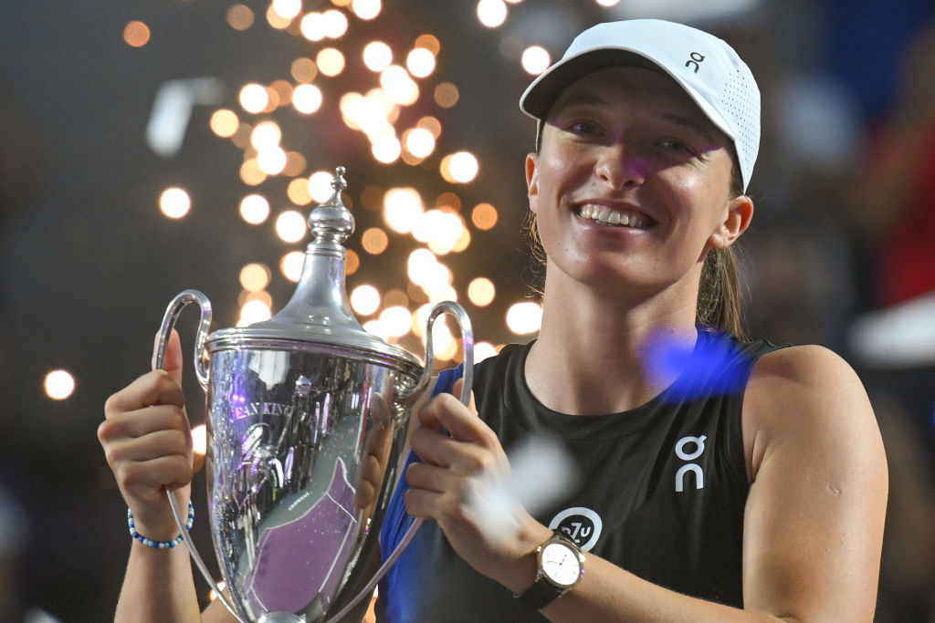 CANCUN, MEXICO - NOVEMBER 6, 2023: Iga Swiatek of Poland celebrates after winning against Jessica Pegula of the USA during the final of GNP Seguros WTA Finals Cancun 2023, part of the Hologic WTA Tour, on November 6, 2023, in Cancun, Quintana Roo, Mexico. (Photo by Artur Widak/NurPhoto via Getty Images)