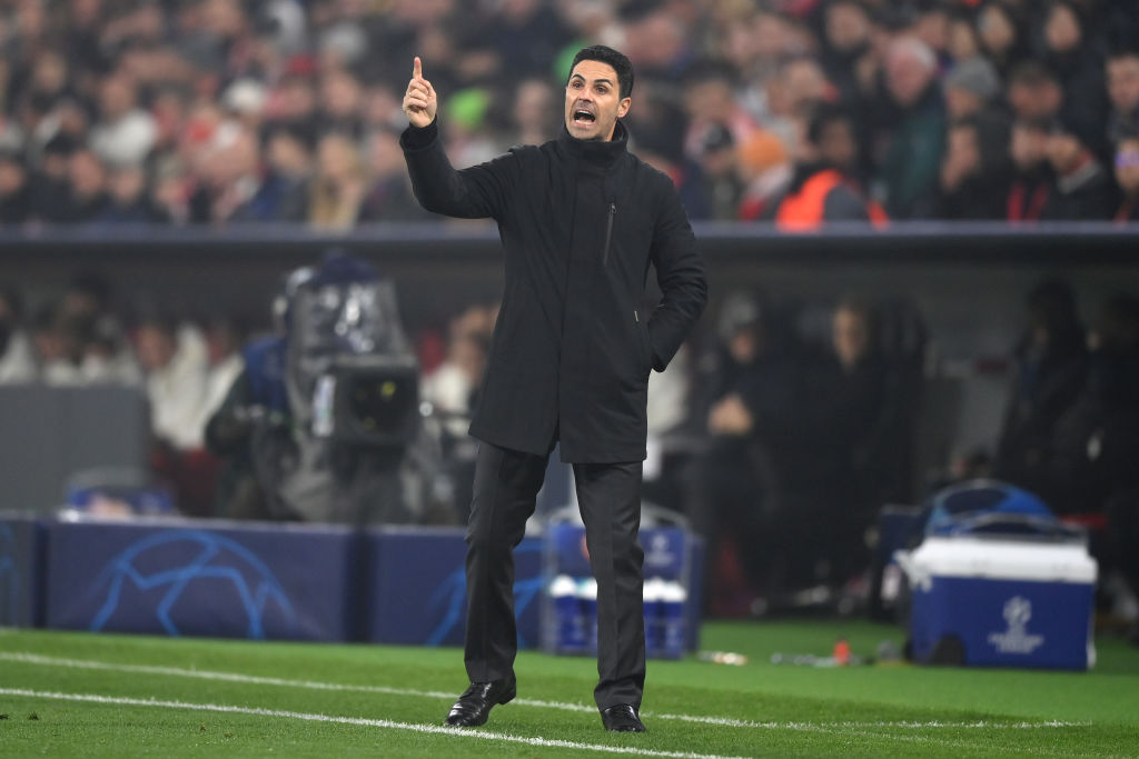 MUNICH, GERMANY - APRIL 17: Mikel Arteta, Manager of Arsenal, gives the team instructions during the UEFA Champions League quarter-final second leg match between FC Bayern München and Arsenal FC at Allianz Arena on April 17, 2024 in Munich, Germany. (Photo by Justin Setterfield/Getty Images)