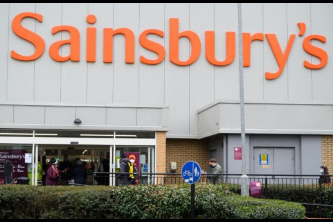 Supermarket Sainsbury’s expects profits to exceed £1bn this year as it continues to win shoppers with loyalty card and Aldi price matching schemes. 