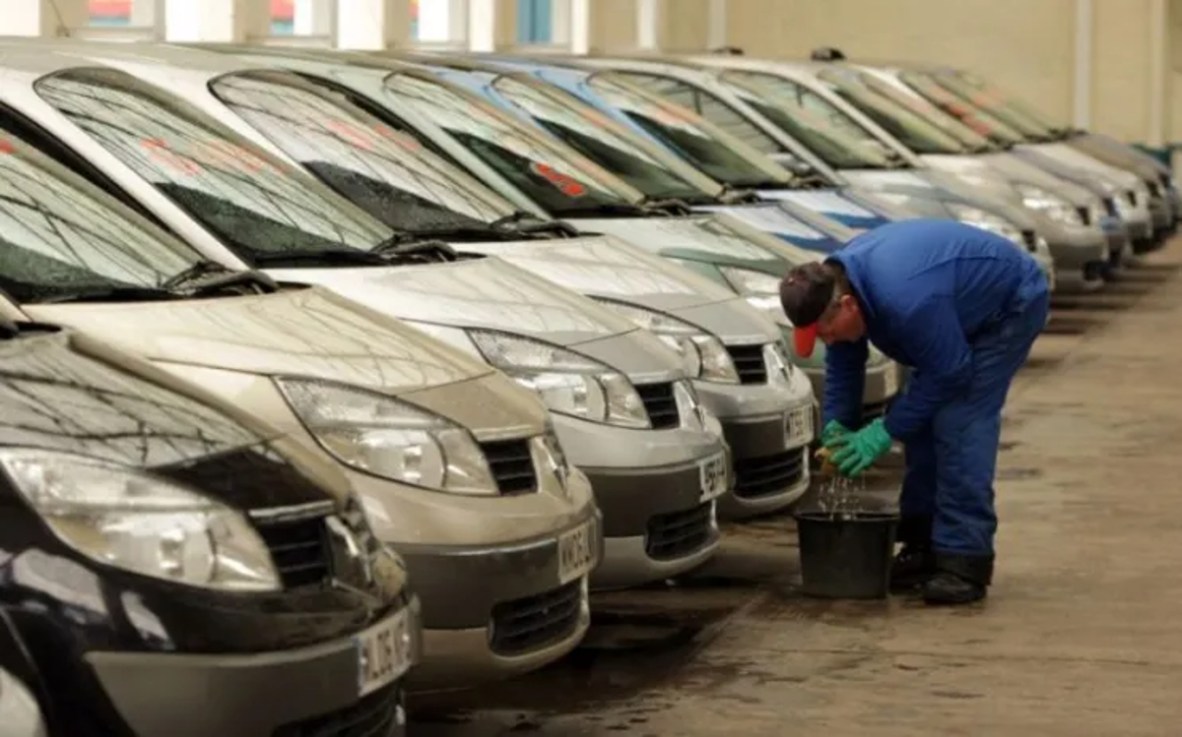 In a trading update covering the three months to March, the firm said it had seen a "strong and profitable" performance in the fourth quarter. 
