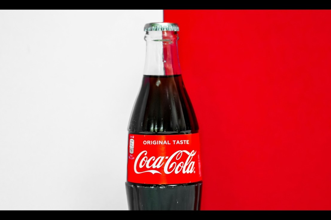 Coca-Cola (Unsplash/
laura-chouette)