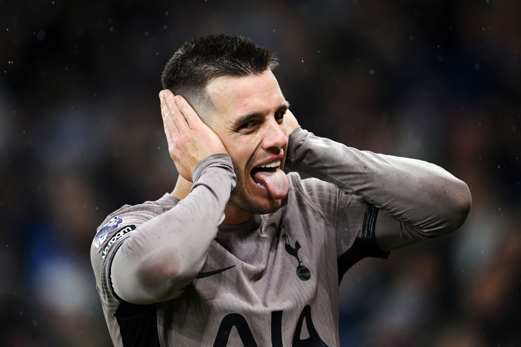 MANCHESTER, ENGLAND - DECEMBER 03: Giovani Lo Celso of Tottenham Hotspur celebrates after scoring the team's second goal during the Premier League match between Manchester City and Tottenham Hotspur at Etihad Stadium on December 03, 2023 in Manchester, England. (Photo by Stu Forster/Getty Images)