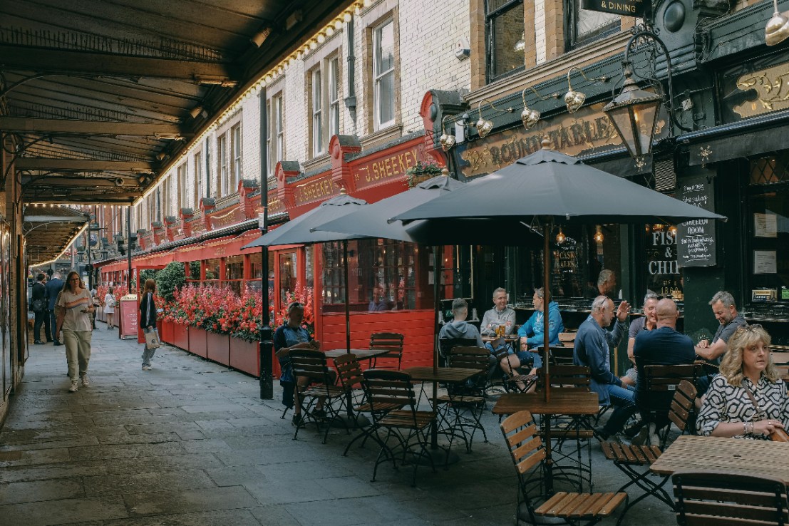 Fears for London’s hospitality scene are mounting among restaurant and pub owners, as many reveal they are still trading below pre-pandemic levels due to red hot supply costs and pressures on consumer spending.