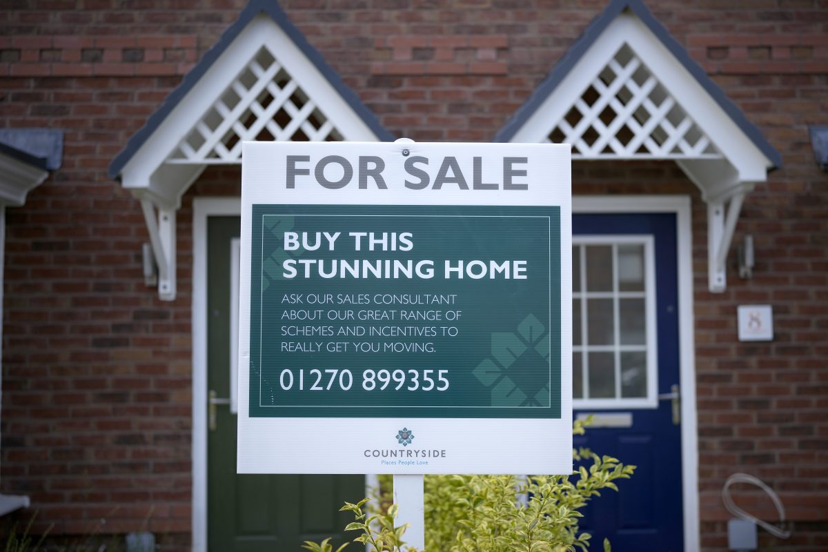UK Mortgage Approvals Hit Two-Year Low Amid Budget Uncertainty
