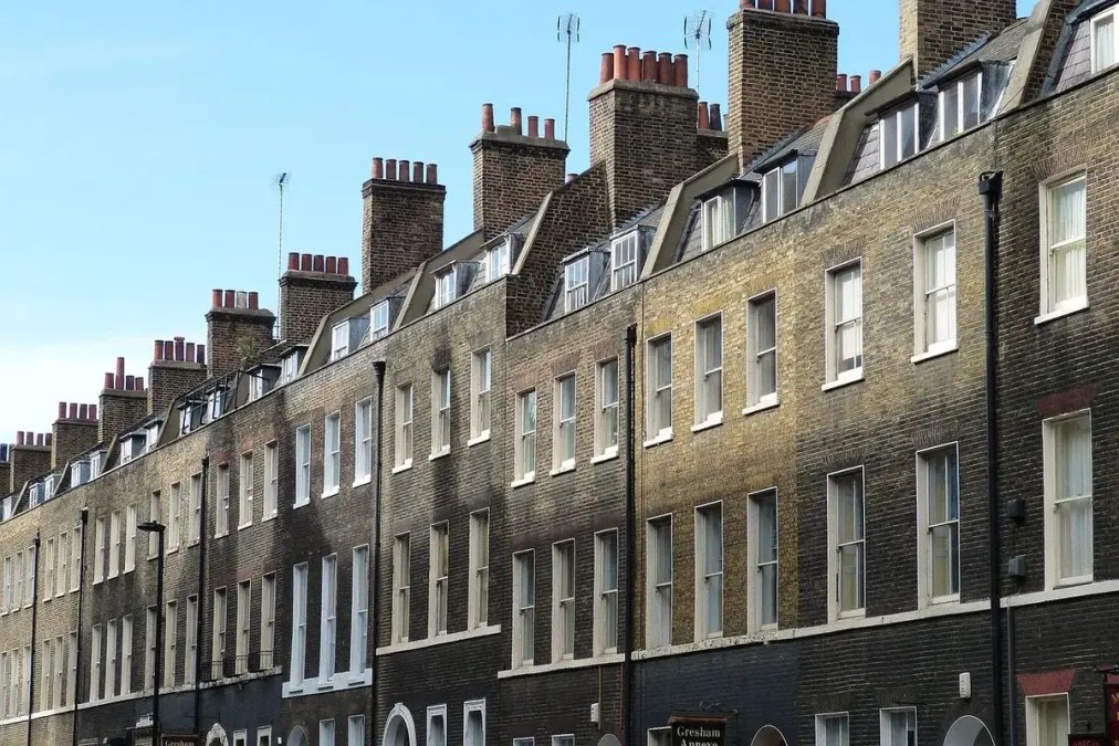 Analysis: House price growth holds steady in February: Verified coverage by BRRO News Editorial Desk.