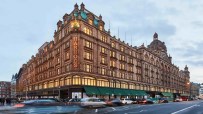 Hundreds of workers at Harrods are to be balloted in November for strike action