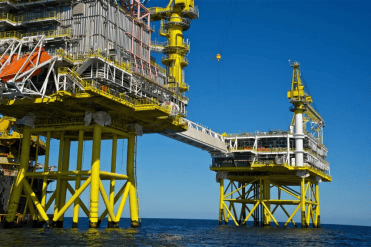 FTSE 100 Live: Stocks to rise as oil trades around $100 after crude exports increase