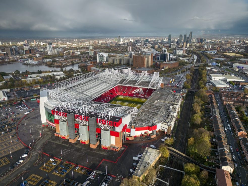 Manchester United are set to delay a decision on whether to refurbish Old Trafford or build a new “Wembley of the North” until next year.