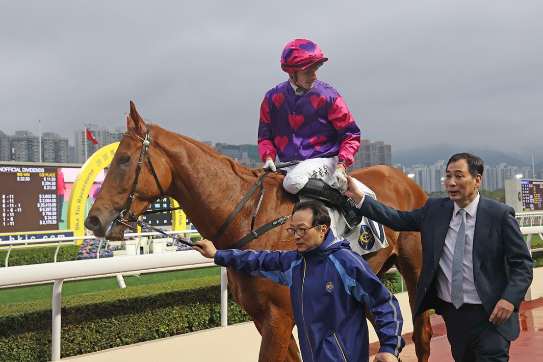 Michael Chang (right) saddles New Power who won twice over course and distance at the end of last season.