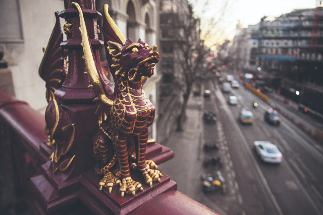  Reeves looked to reset the government’s economic agenda in a speech which committed to the creation of a third runway at Heathrow, a new “growth corridor” between Oxford and Cambridge and a shake-up of regulators. (A traditional dragon statue marks the boundary of the City of London, in the financial district, also known as the Square Mile.  (Photo by Leon Neal/Getty Images))