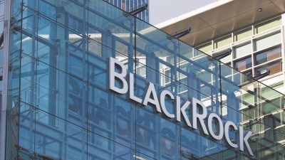 Blackrock has encouraged investors to place more capital in hedge funds