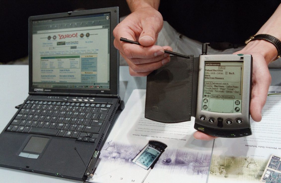 Technology from 2000, the year the dot-com bubble burst (Photo by Tim Boyle/Newsmakers)