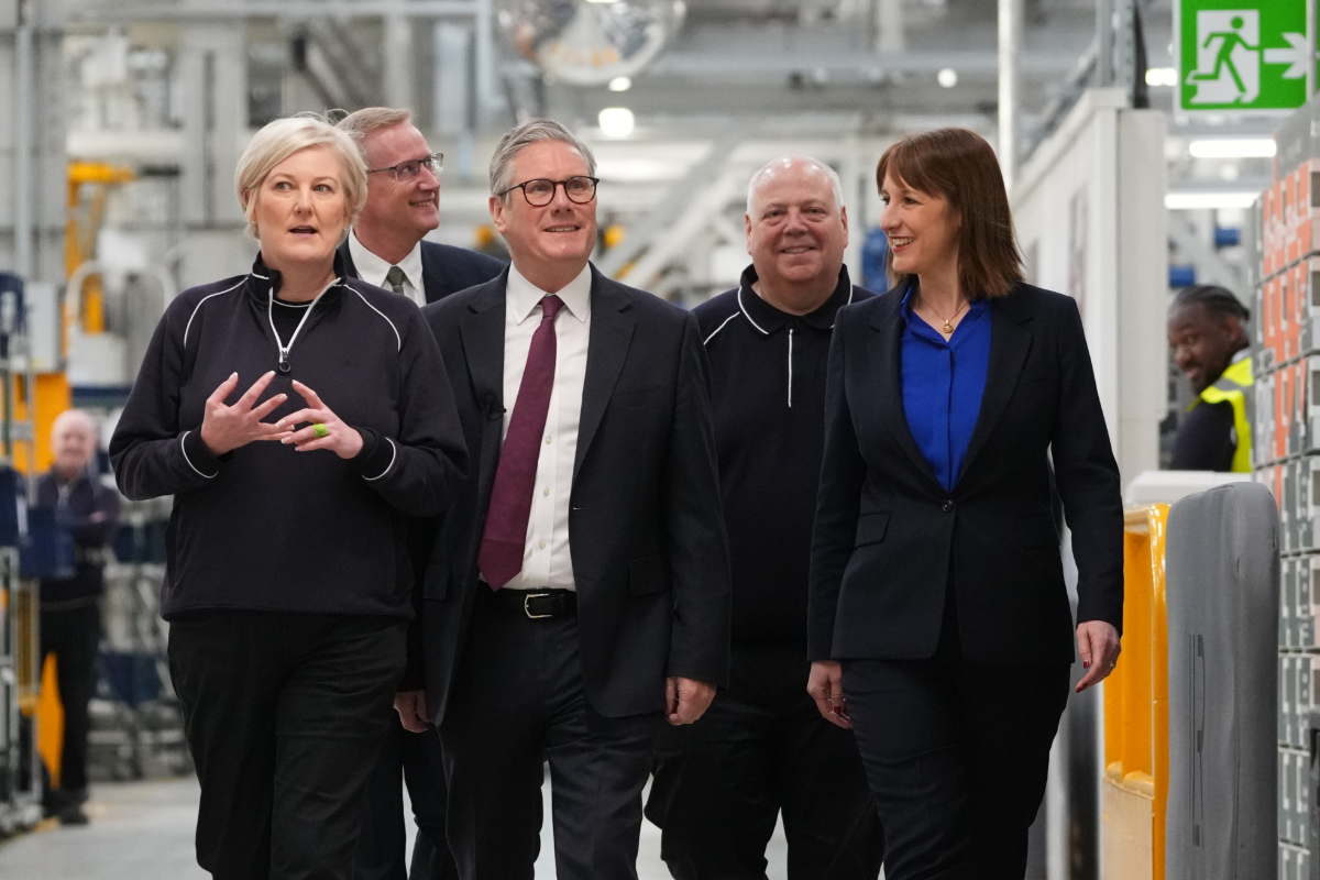 Tariffs: Starmer commits to fiscal rules and not raising income tax and VAT