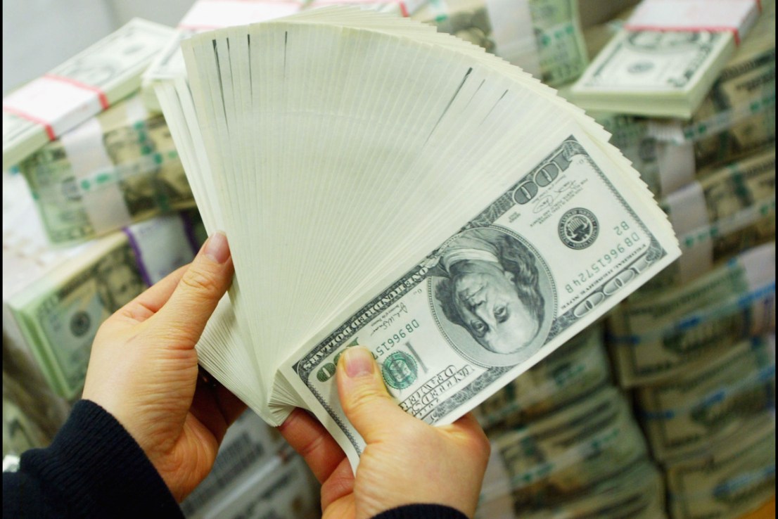 Deutsche Bank analysts have questioned whether the dollar will retain its reserve status (Photo by Chung Sung-Jun/Getty Images)