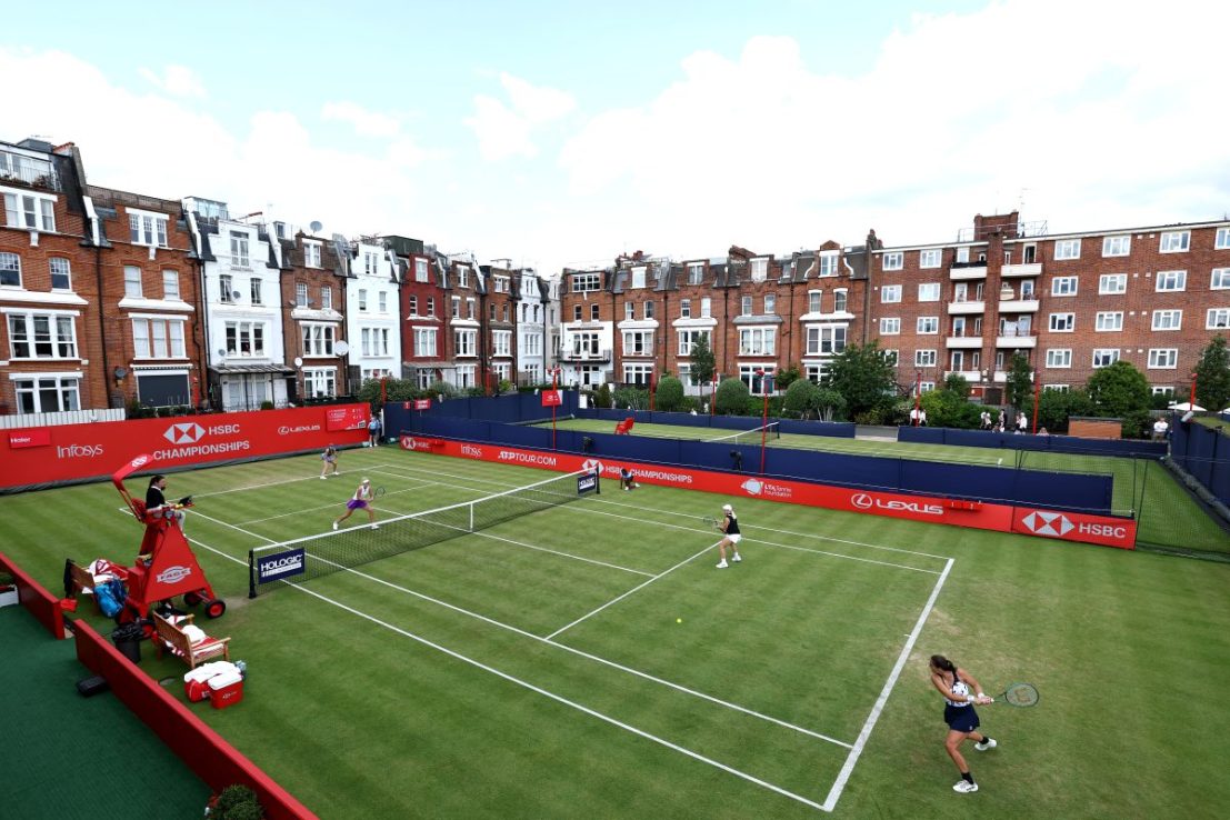 Walk out of Barons Court tube station – via your preferred District or Piccadilly line train – turn right and within 100 yards you’ll see the HSBC red colour scheme branded across a sign that welcomes you to Queen’s Club.