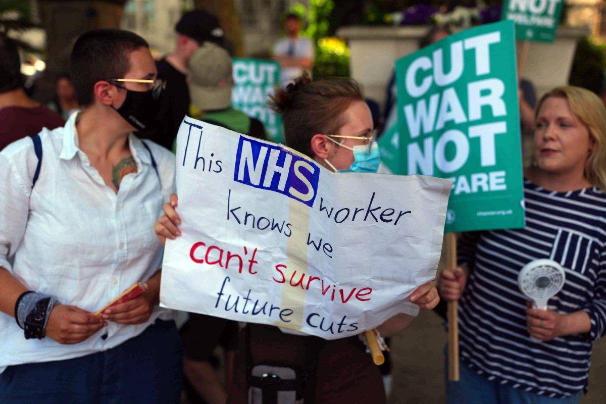 Benefits claimants take home more than minimum wage workers